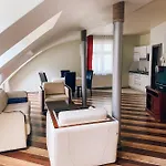 아파트 Riverside Thalia