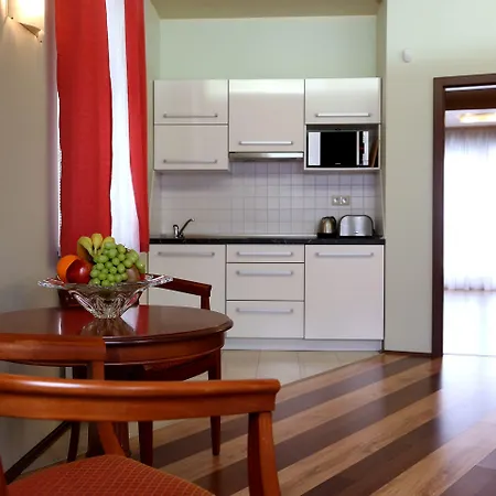 Riverside Thalia Apartament *