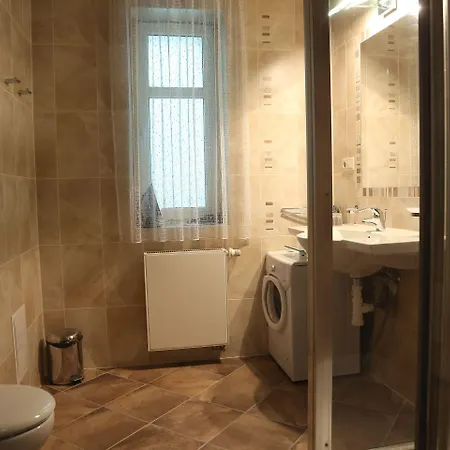 Riverside Thalia Karlowe Wary